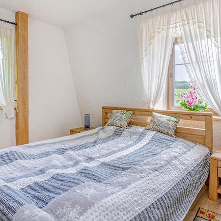 Amazing Home In Gniewino With Kitchen Extérieur photo